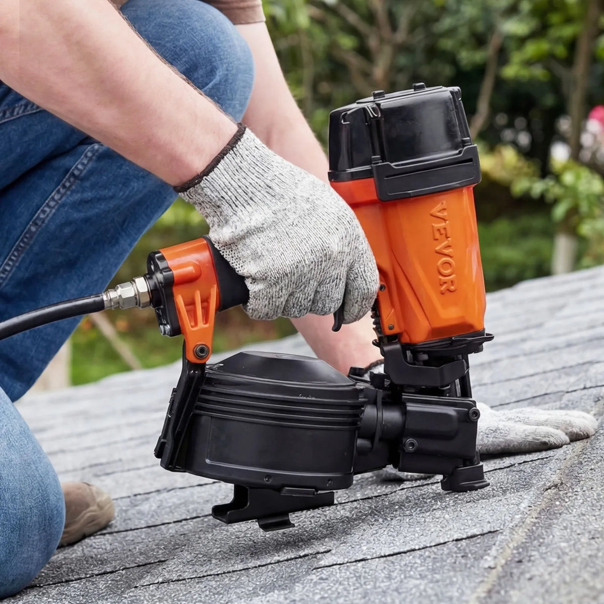 VEVOR Pneumatic Roofing Nailer CN45N, 19–45 mm Coil Nails, 15°, 4–5 Nails/s, for Bitumen Shingles