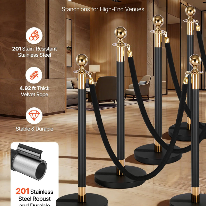 VEVOR barjeras stabi 8 gab., rindas organizēšanas sistēma ar 6 melnām samta virvēm, izturīgi nerūsējošā tērauda stabi ar dobu pamatni, piemēroti teātriem, pasākumiem, kāzām un izstādēm