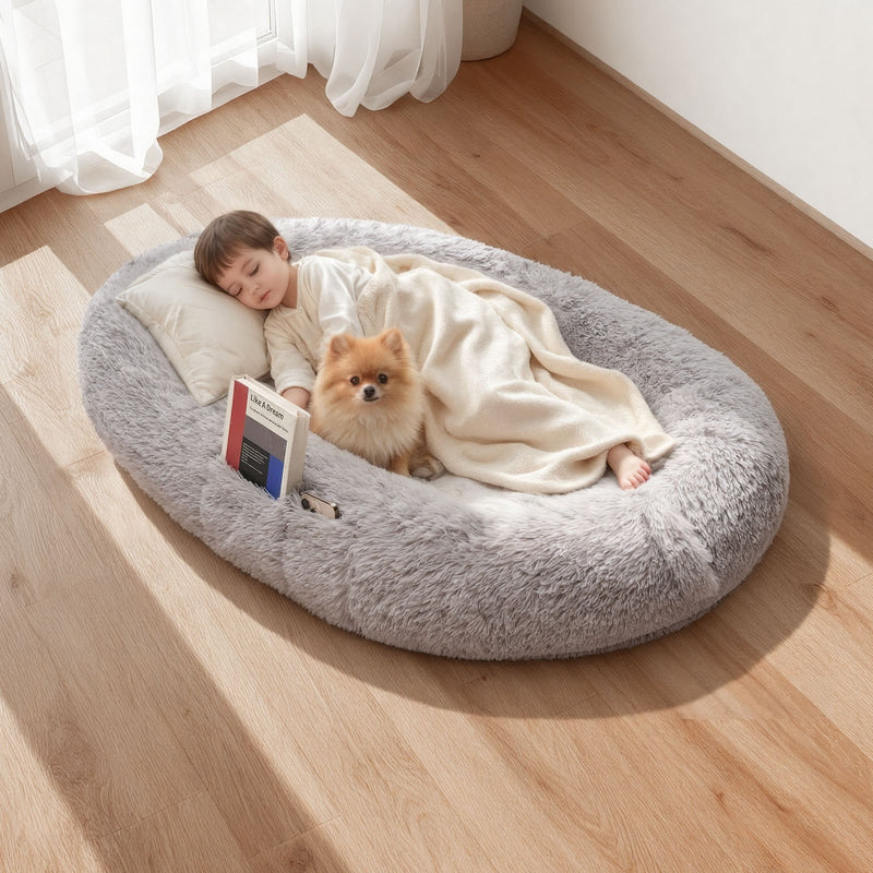 VEVOR cilvēka izmēra suņu gulta, 1320 × 860 × 240 mm ortopēdisks memory foam matracis, cilvēka izmēra gulta suņiem ar sānu kabatu, rokturi un rāvējslēdzēju, noņemama un mazgājama mašīnā, pelēkā krāsā.