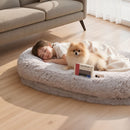 VEVOR cilvēka izmēra suņu gulta, 1320 × 860 × 240 mm ortopēdisks memory foam matracis, cilvēka izmēra gulta suņiem ar sānu kabatu, rokturi un rāvējslēdzēju, noņemama un mazgājama mašīnā, pelēkā krāsā.