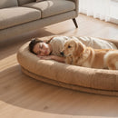 VEVOR cilvēka izmēra suņu gulta, 1770 × 1230 × 240 mm ortopēdisks memory foam matracis, cilvēka izmēra gulta suņiem ar sānu kabatu, rokturi un rāvējslēdzēju, noņemama un mazgājama mašīnā, brūnā krāsā.