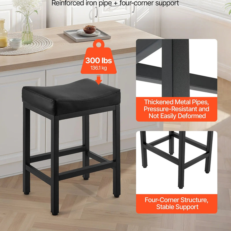 VEVOR 2 gab. bāra krēsli ar PU ādas apdari, 62 cm augsti, bez atzveltnes, ar seglveida sēdvietu un metāla kājām, viegli saliekami — piemēroti virtuvei, ēdamistabai un kafejnīcai, melni