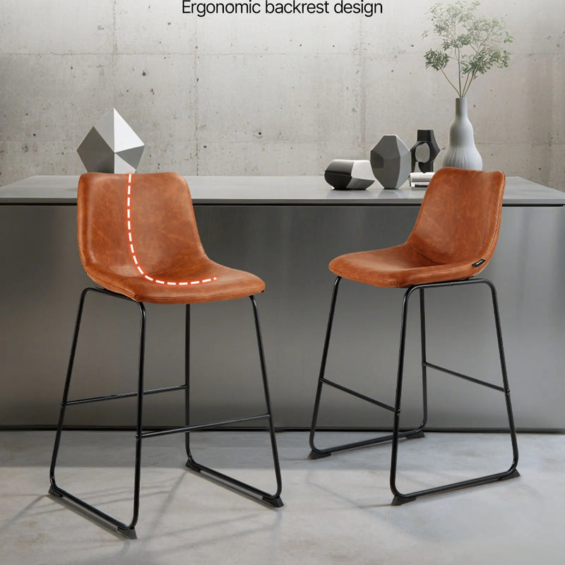 VEVOR 4 gab. bāra krēslu komplekts, 65 cm augsti krēsli ar PU ādas apdari, atzveltni un metāla kājām, viegli saliekami, brūni — piemēroti virtuves saliņām un ēdamzonām