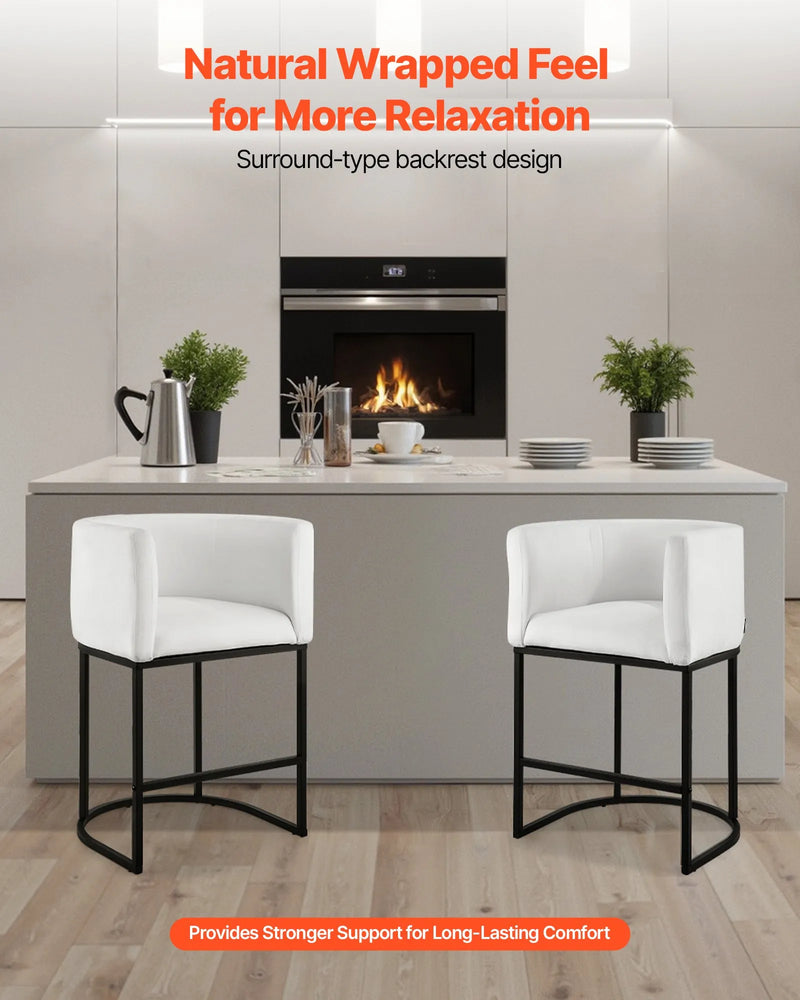 VEVOR bāra krēslu komplekts (3 gab.), 63 cm augsti bāra krēsli ar atzveltni un roku balstiem, metāla rāmi un kāju balstu, auduma apdari, piemēroti virtuves salai, bāra letei vai ēdamistabai, balti