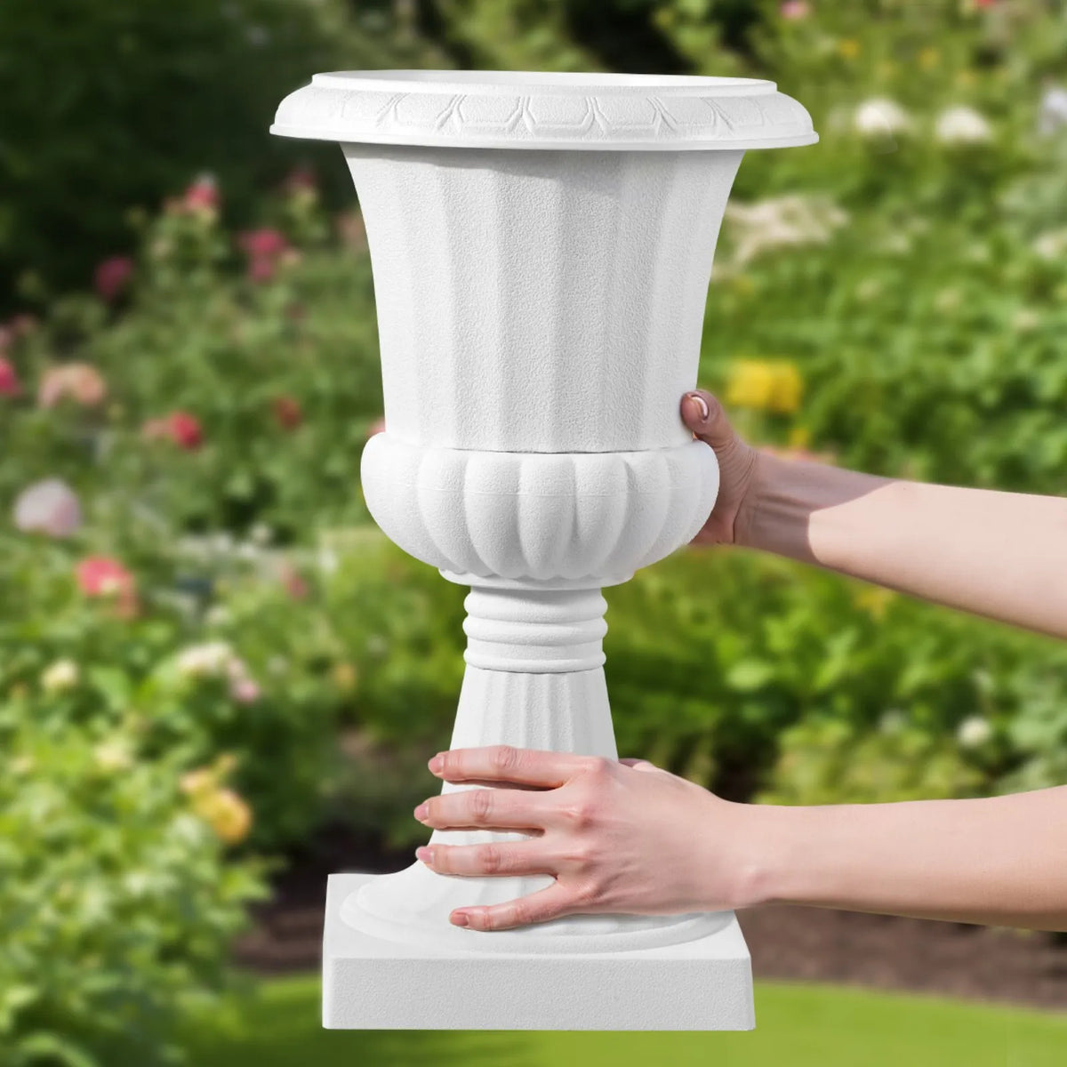 VEVOR Plastic Urn-Style Flower Pots 25 × 42 cm, 2 Pieces, Classic White Flower Pots for Indoor and Outdoor, Decorative Pots for Garden, Balcony, Terrace, Home Entrance, Weddings and Events