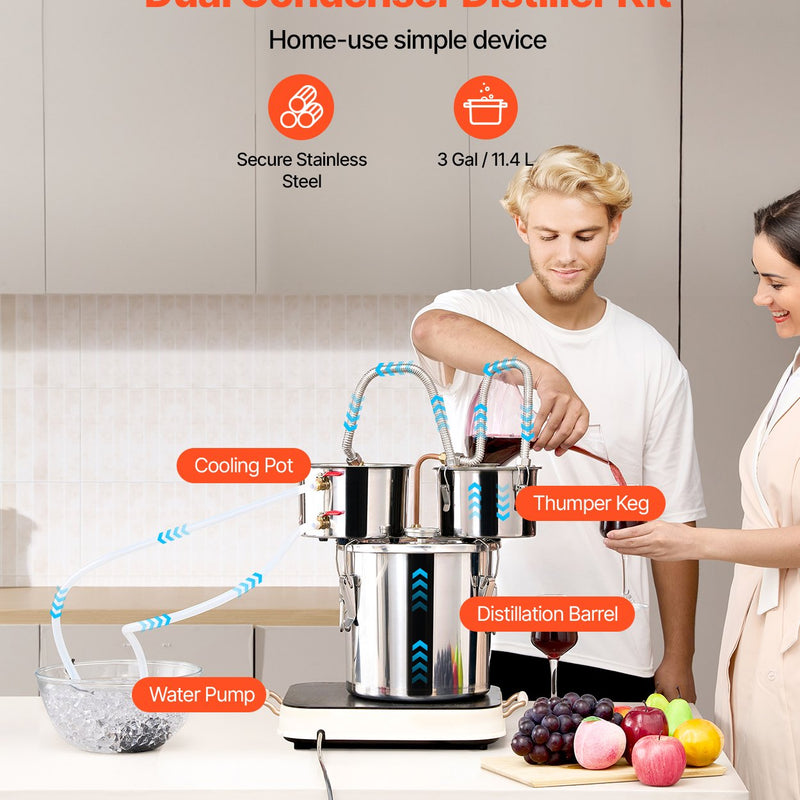 11.4L divu kondensatoru destilācijas aparāts ar iebūvētu termometru uz vāka un 8W ūdens cirkulācijas sūkni, šo iekārtu var izmantot augļu vīnu, brendija, degvīna, viskija, etanola, ūdens un ēterisko eļļu destilācijai.