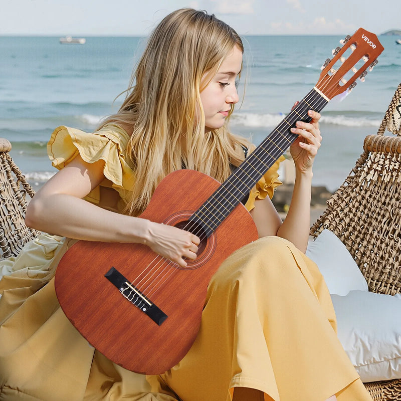 VEVOR klasiskā ģitāra 900 mm ar neilona stīgām un iesācēju piederumu komplektu (soma, siksna, skaņotājs, stīgas, plektri, kapo), sapeles un rožkoka konstrukcija, bērniem, dabīga krāsa