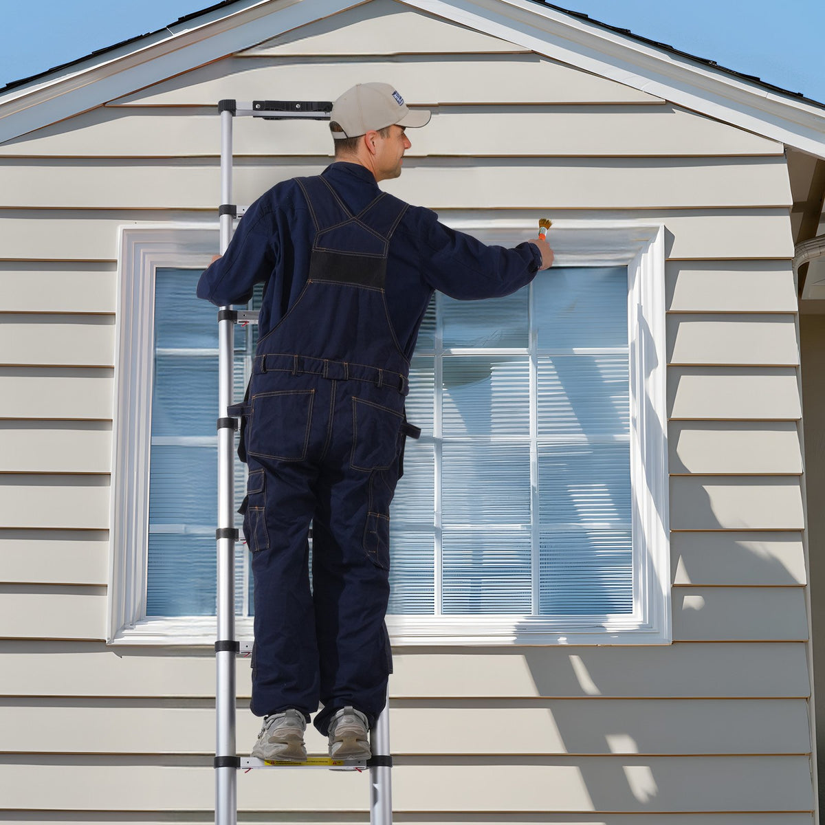 VEVOR Telescopic Extension Ladder, 2.6 m, One-Button Retraction, 170 kg Load Capacity