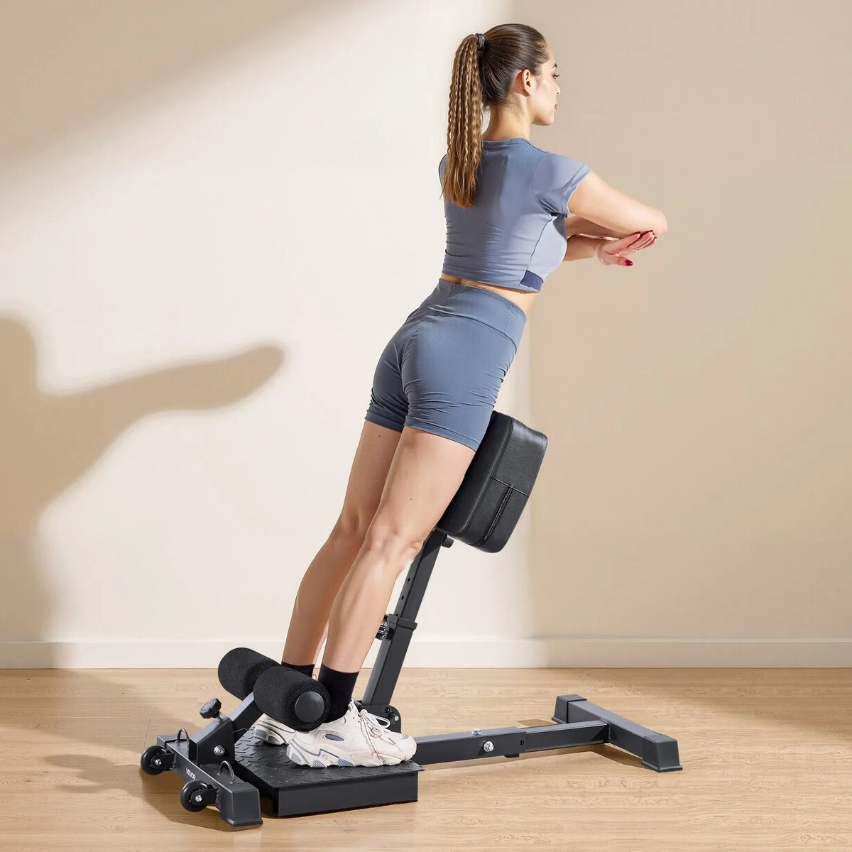 VEVOR sissy squat trenažieris, daudzfunkcionāls dziļo pietupienu sols kāju, korsetes un sēžas muskuļu trenēšanai, salokāms un viegli uzstādāms trenažieris mājas sporta zālei, melns - ZEMLETES.LV