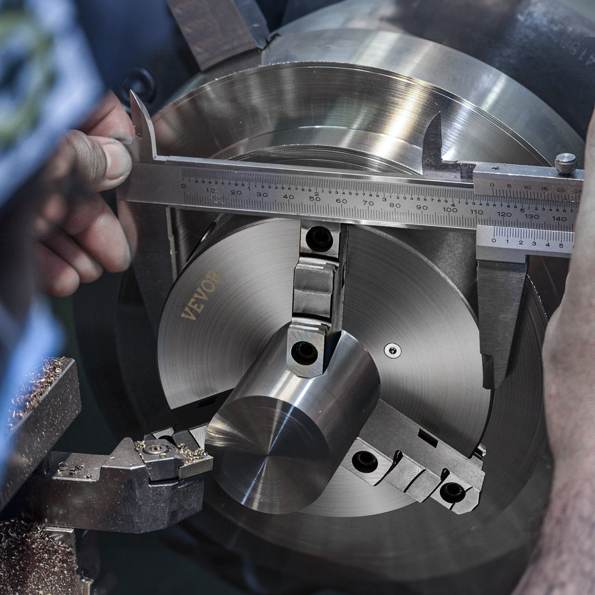 VEVOR 3-Jaw Self-Centering Lathe Chuck 254 mm with T-Key and Mounting Accessories