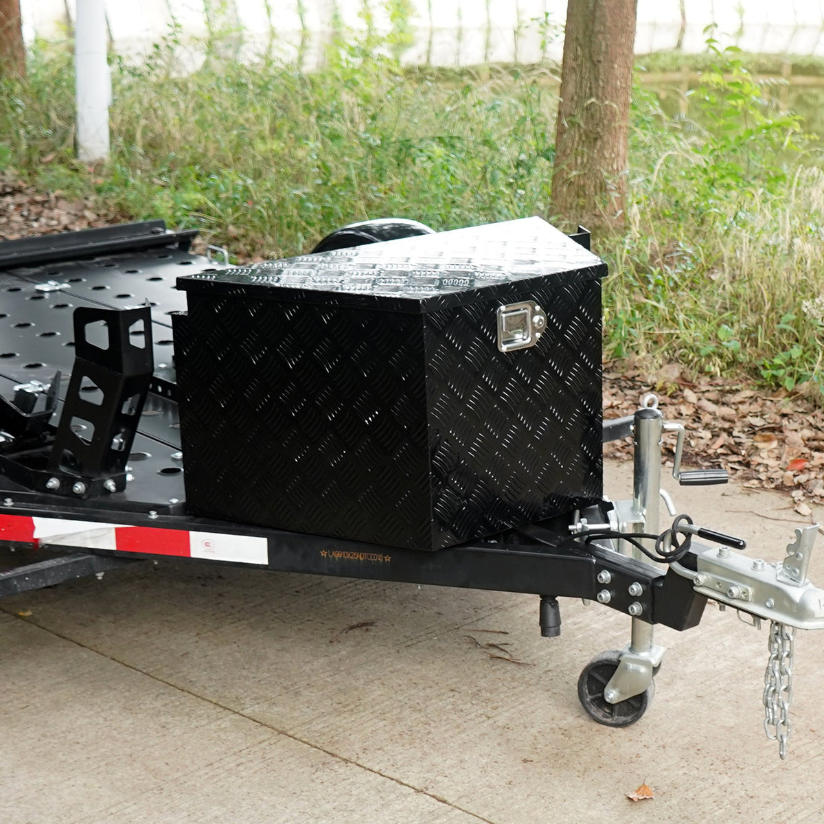 VEVOR Trailer Corner Storage Box, Heavy-Duty Trailer Tool Box with Lock and Keys, Pickup Truck RV Trailer Corner Box, 99 x 42 x 30 cm