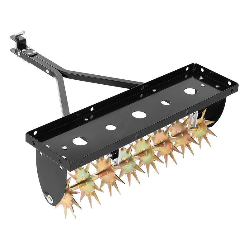 VEVOR velkams zāliena aerators 81 cm ar universālu sakabi, izturīgs un pret rūsu noturīgs augsnes aerācijas instruments ar svara platformu, paredzēts traktoriem un dārza tehnikai - ZEMLETES.LV