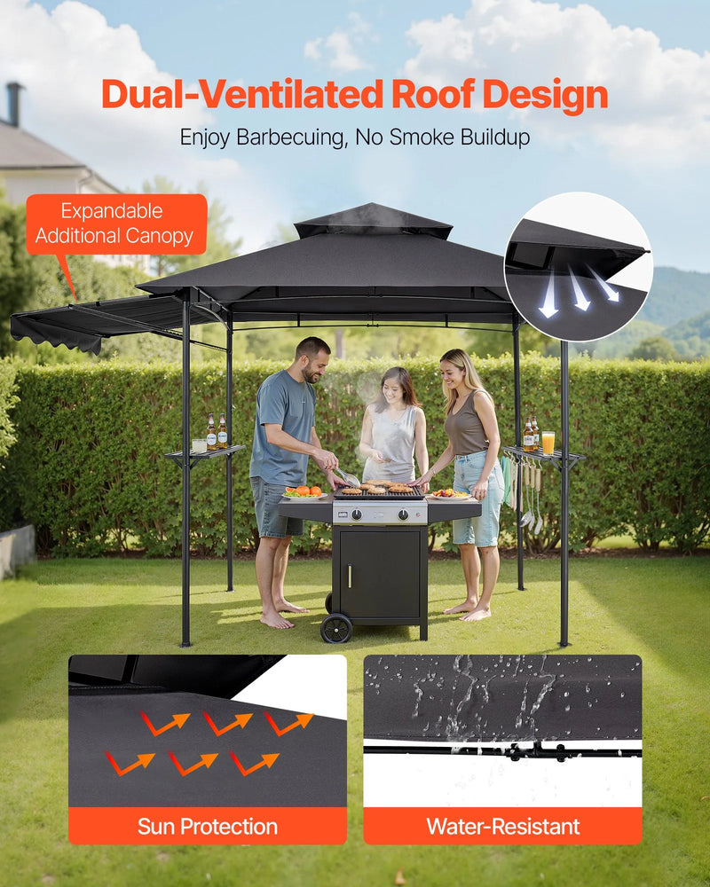 Grila nojume, 2,43 × 1,5 m ar divkāršu jumtu, BBQ nojume ar papildu markīzi, pulverkrāsota tērauda patia grila patversme ar 2 sānu plauktiem, pudeļu attaisāmo un āķiem, āra grilēšanas nojume dārzam