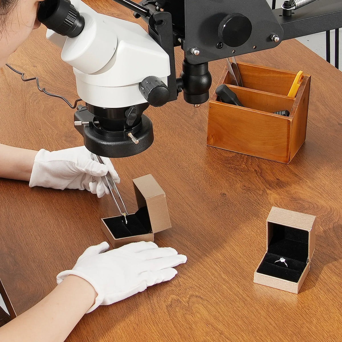 VEVOR Multi-directional Microscope with Spring Clamp, 7–45× Magnification, Jewellery Inlay Stand with Integrated USB Ring LED Illumination