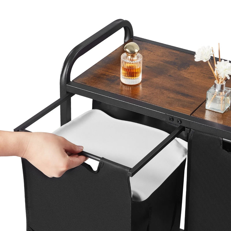 2 nodalījumu veļas šķirotājs ar metāla rāmi, koka virsmu un izvelkamiem 600D oksforda auduma maisiem