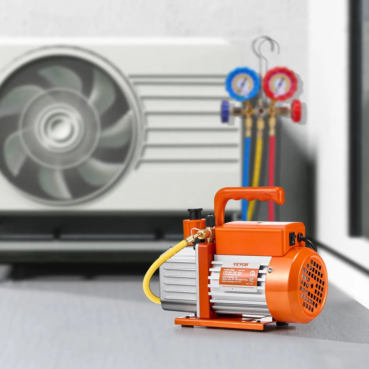 VEVOR Vacuum Pump 300 l/min, Single-Stage Rotary Vane HVAC Vacuum Pump for R134a / R22 / R410a Systems, Kit with Oil Bottle, for Car Air Conditioning Maintenance and Resin Degassing