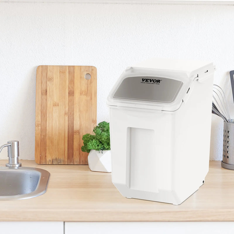 VEVOR sastāvdaļu uzglabāšanas konteineru komplekts, 2 × 15 l dozatoru konteineri ar 2 mērbļodiņām, piestiprināmiem riteņiem un hermētisku vāku, PP materiāla rīsu, graudu, miltu un mājdzīvnieku barības tvertnes, 2 gab.