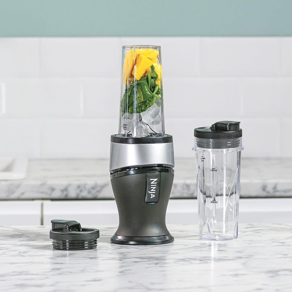 Ninja QB3001EUS Nutri Slim 700 W personīgais blenderis smūtijiem