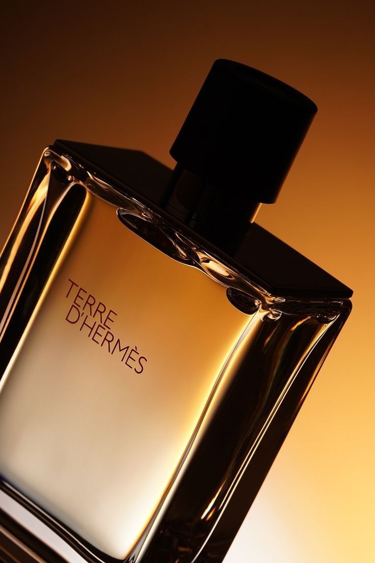 Hermès Terre d’Hermès EDT 50ml – elegants vīriešu aromāts ar citrusaugļu un koksnes notīm.