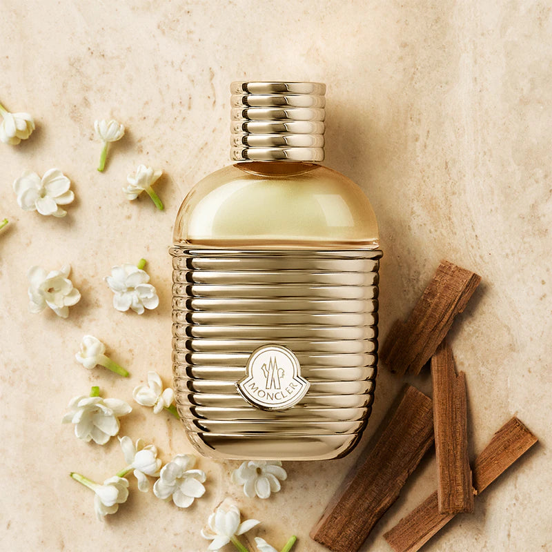 Moncler Sunrise pour Femme EDP 60ml – saulains un sievišķīgs aromāts ar citrusaugļu, balto ziedu un siltu koksnes notīm.