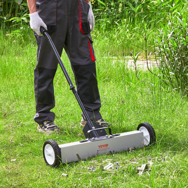 VEVOR magnētiskais savācējs ar riteņiem 610 mm, 22,7 kg celtspēja, ar teleskopisku magnētisko pacēlāju naglu un skrūvju savākšanai darbnīcā, garāžā un pagalmā