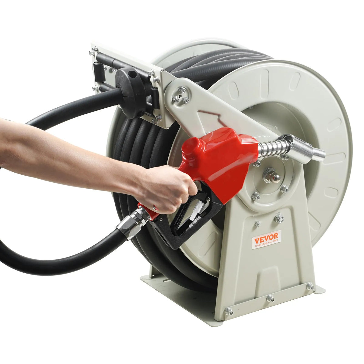 VEVOR degvielas šļūtenes spole 19,05 mm × 20,12 m ar automātisku degvielas pistoli, izvelkama dīzeļdegvielas šļūtene no NBR gumijas, oglekļa tērauda konstrukcija, darba spiediens 20,68 bar, piemērota lidaparātiem, kuģiem, transportlīdzekļiem un cisternām - ZEMLETES.LV