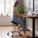 VEVOR seglu formas krēsls ar riteņiem, kravnesība 226,8 kg, regulējama augstuma ergonomisks krēsls ar PU ādas sēdekli, 360° grozāms mobilais krēsls salonam, SPA, bāram, mājām, medicīnas iestādēm un masāžai, melns