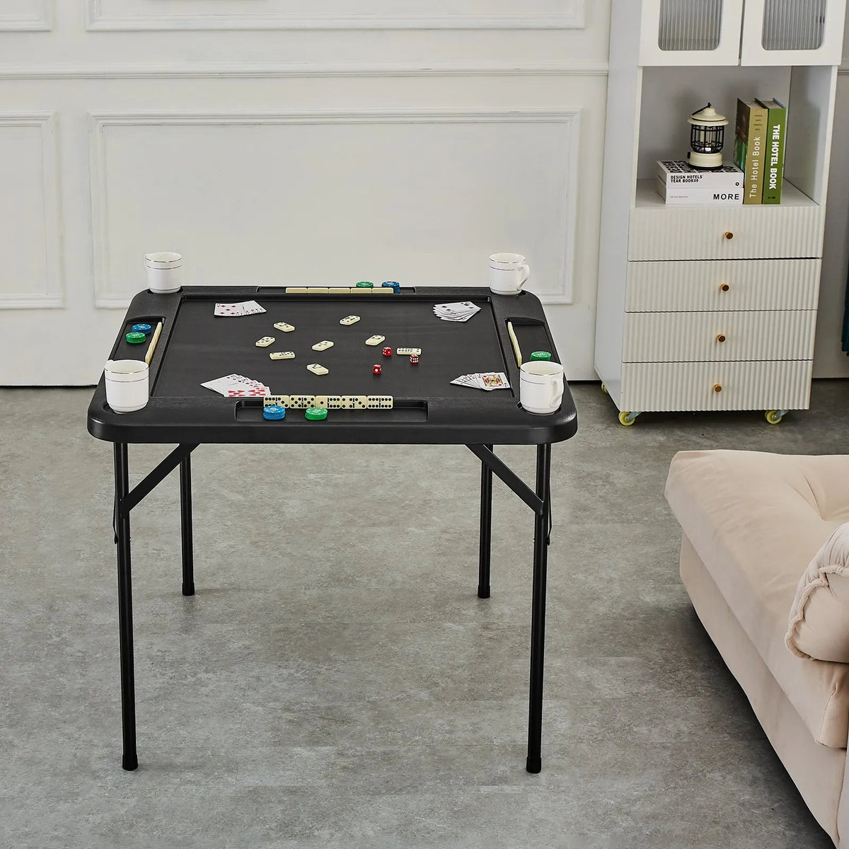 VEVOR salokāms kvadrātveida mahjong un kāršu galds 4 spēlētājiem ar 4 glāžu turētājiem un 4 žetonu paplātēm, pārnēsājams domino spēļu galds ar 1 domino komplektu mahjongam, kārtīm un puzlēm, 90 × 90 cm, melns - ZEMLETES.LV