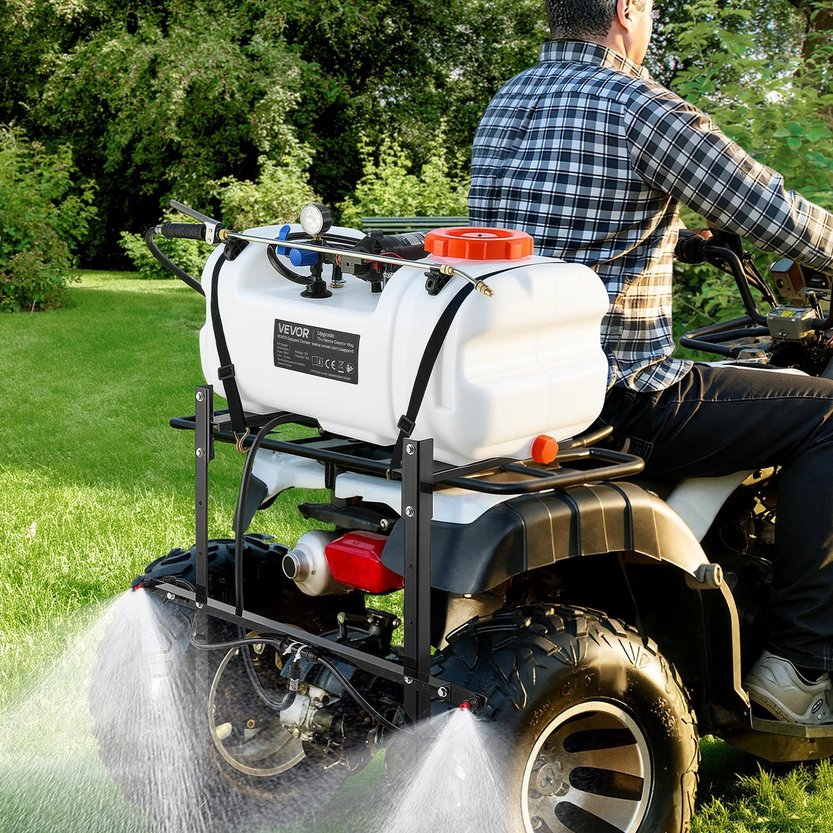 VEVOR ATV/UTV piekabināmais smidzinātājs, 60 l, 12 V sūknis, regulējams spiediens līdz 5 bar, ar misiņa sprauslu un 6,1 m šļūteni