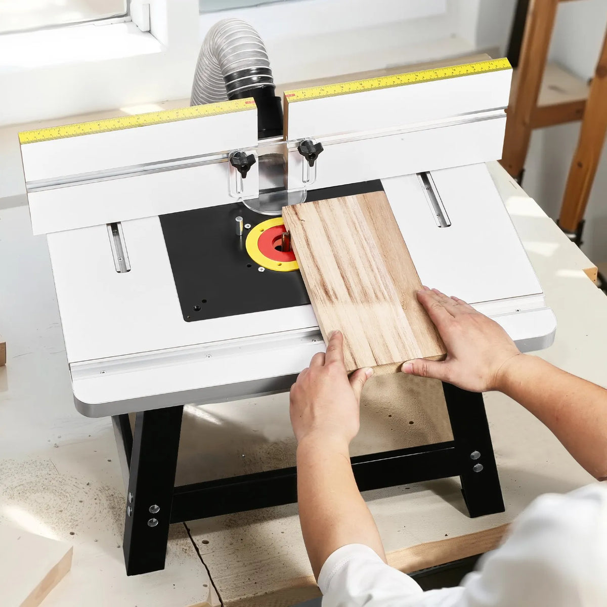 VEVOR freesilaud 610 × 400 mm reguleeritava juhiku, MDF-pinna ja 63,5 mm tolmuühendusega